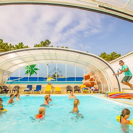 Camping Sunissim Les Flots Bleus By Locatour Κάμπινγκ Λα Ροσέλ