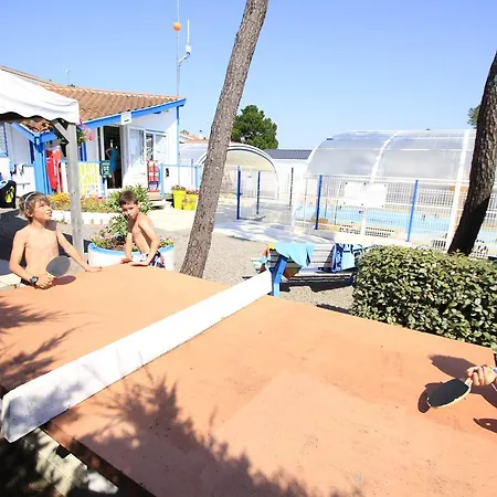 Camping Sunissim Les Flots Bleus By Locatour Κάμπινγκ
