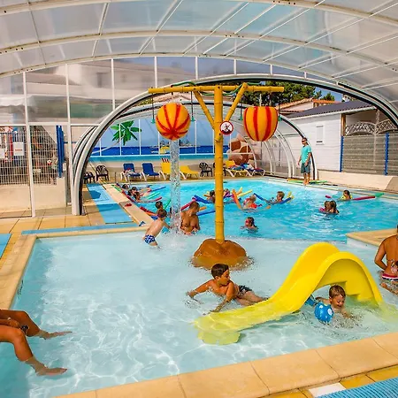 Camping Sunissim Les Flots Bleus By Locatour Κάμπινγκ 4*